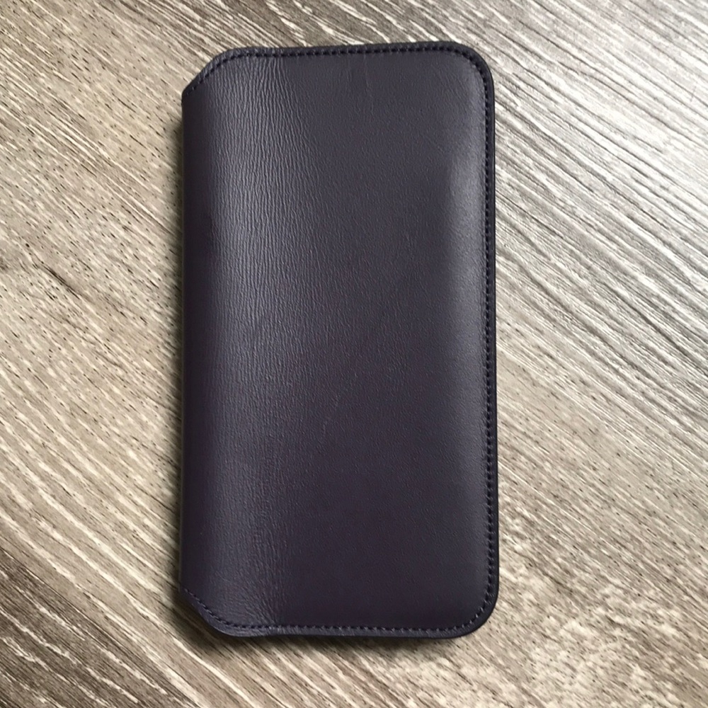 Apple - Picture 2 of 12